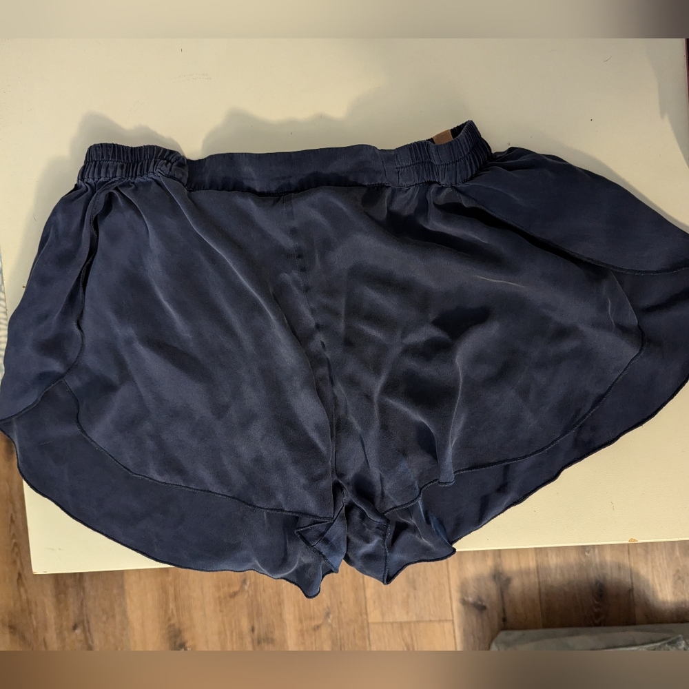 Lunya - Washable Silk Tulip Back Set in Deep Blue